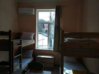 Хостелы Ginger House Пловдив Кровать в общем 6-местном номере для мужчин и женщин-2